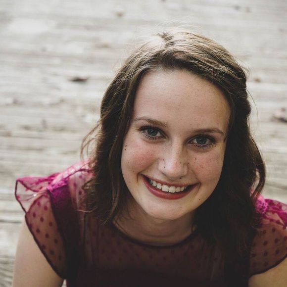 Meet your Posher, Lydia - Picture 1 of 1